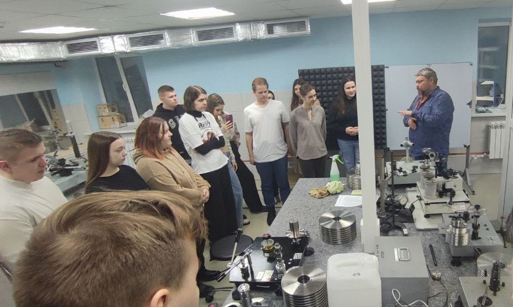 Студенты ВолГМУ в целях развития направления «Клинический инжиниринг» посетили Волгоградский ЦСМ Росстандарта